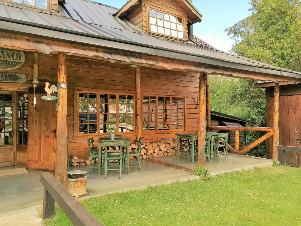 Hotel El Barranco Futaleufú Eksteriør bilde